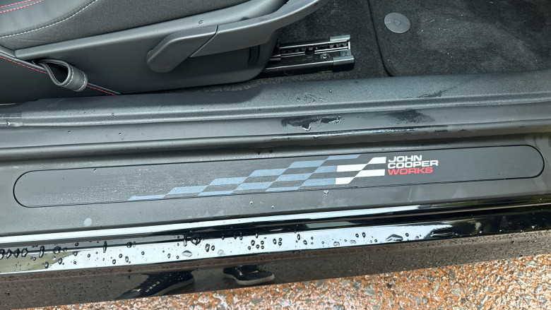 MINI Cooper 135kW E Sport [Level 2] 41kWh 3dr Auto Electric Hatchback